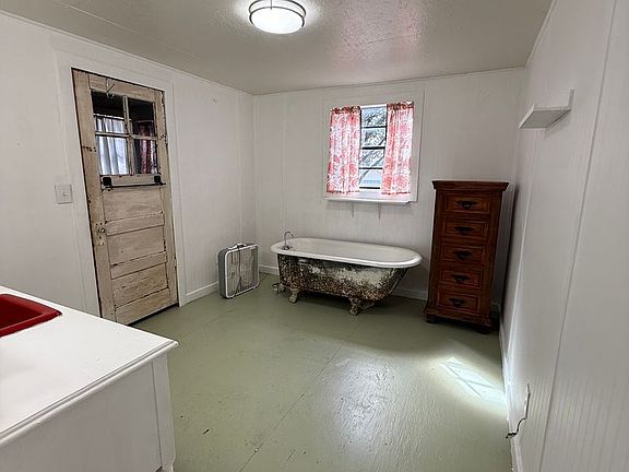 5th image of 510 Marlys Ave