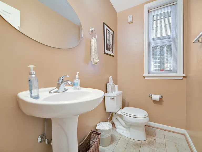 3415 Brown St NW — Photo 42