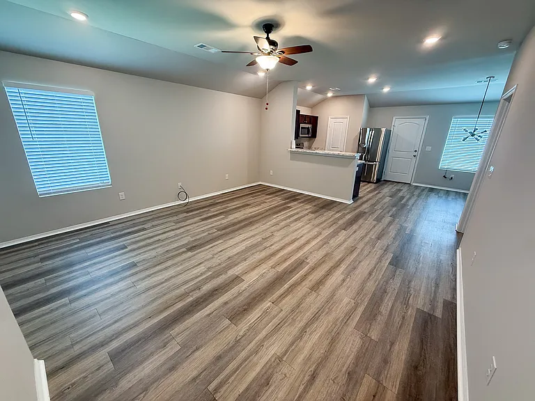 4805 Prospector Dr — Photo 4