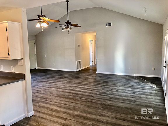 3rd image of 2503 Scarlet Dr