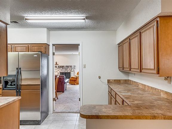 3rd image of 3921 Greenway Dr