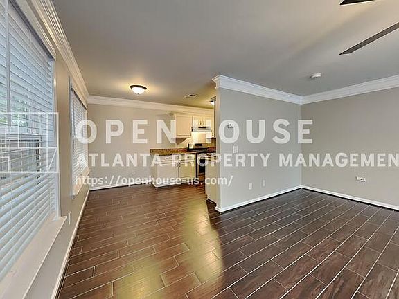 4th image of 158 Oak Grove Pl