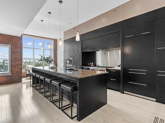 4th image of 610 S Aspen Meadows Hl SW