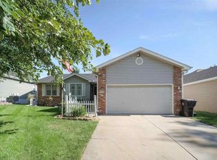 718 W Burt Dr, Lincoln, NE 68521