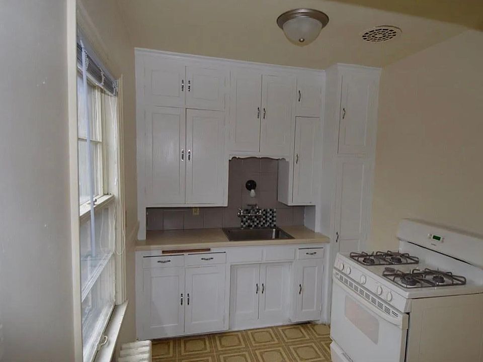 2nd image of 1339 Sherburne Ave APT 12