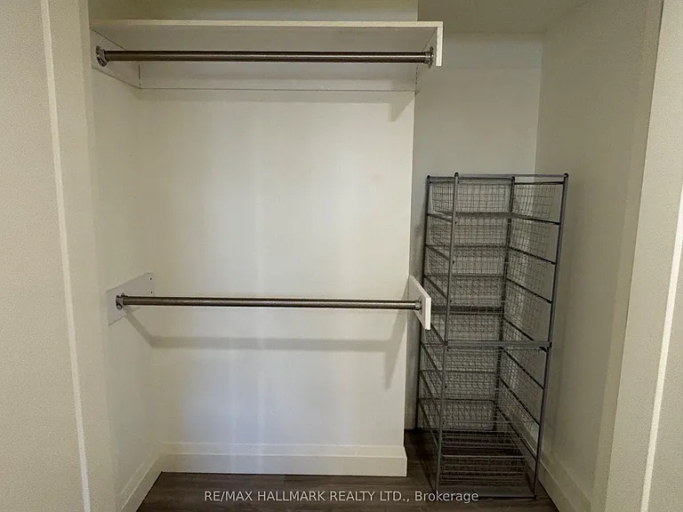 3 Whitewood Rd #LOWER — Photo 11