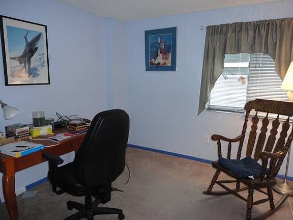 3rd image of 125 Abbott Farm Ln