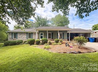 924 Thomas St, Statesville, NC 28677