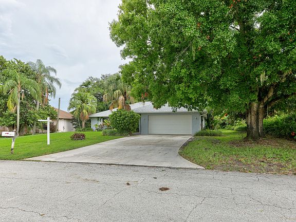 3rd image of 1307 NE Sago Drive