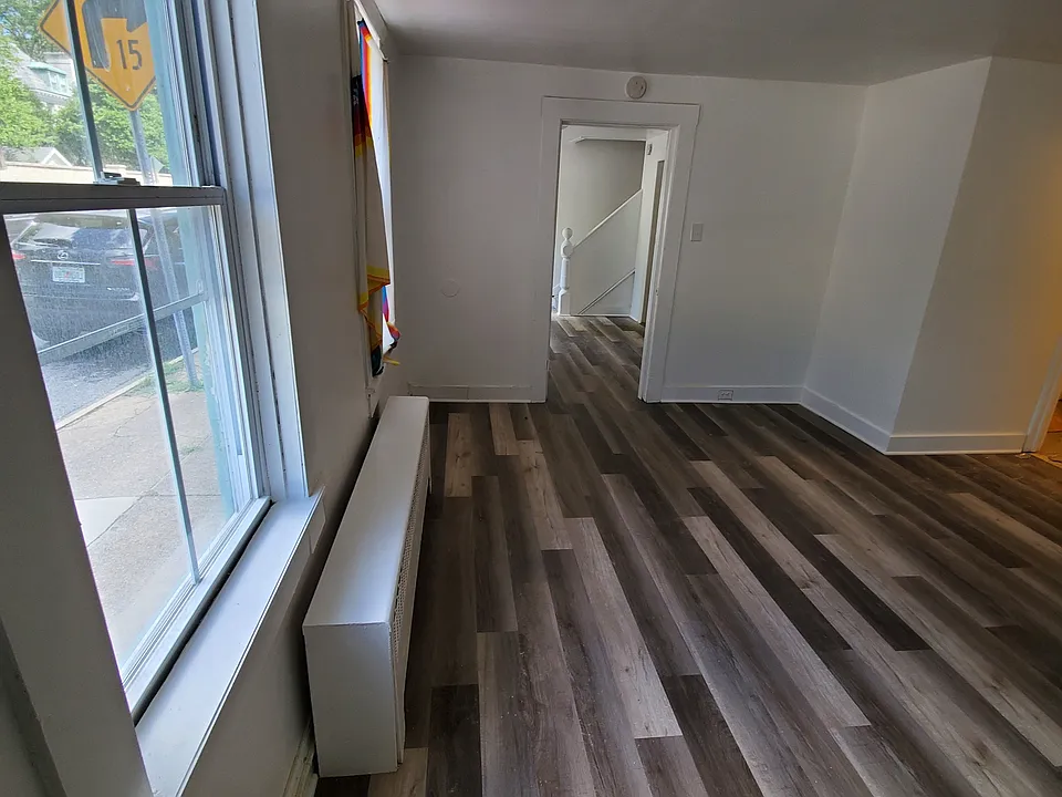 147 King George St
