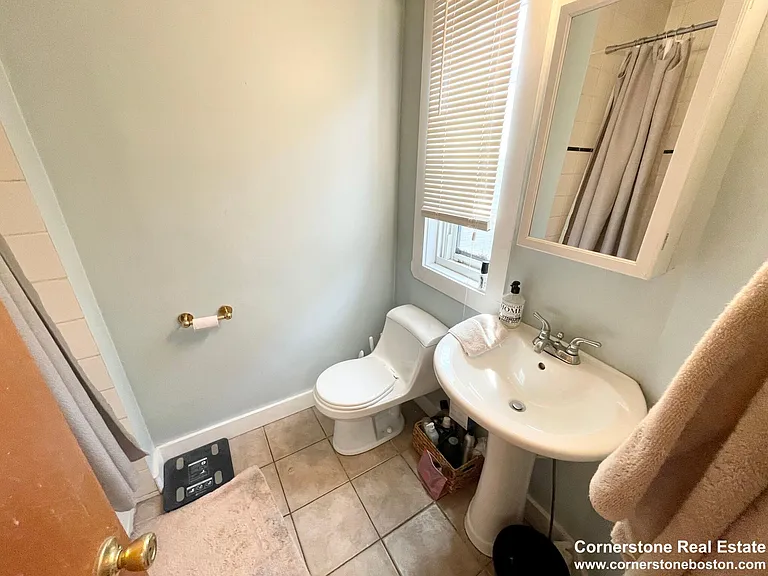 44-46 Ward St #2F — Photo 2