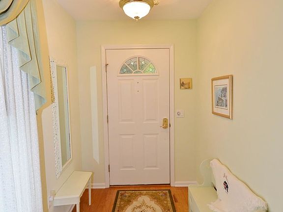 4th image of 2613 Meadow Lake Dr