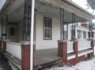 274 3rd Street #FL 1ST, Hanover, PA 17331