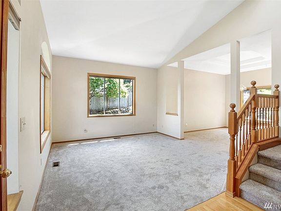 5th image of 10908 206th Avenue Ct E