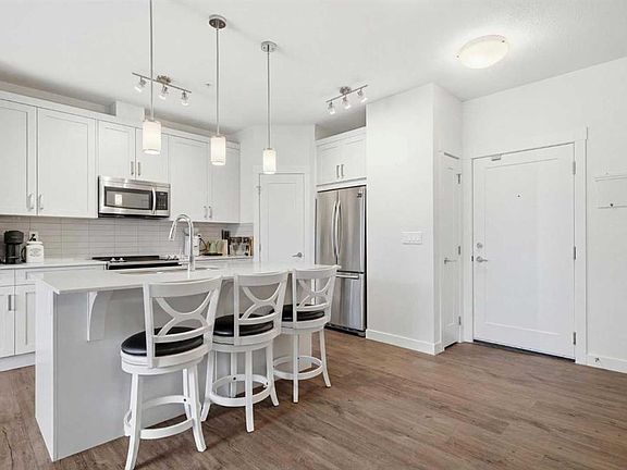 4th image of 20 Walgrove Walk SE #104