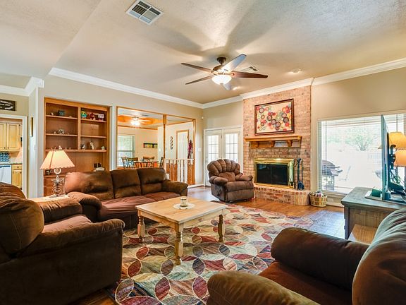 3rd image of 1100 Cimmarron Dr