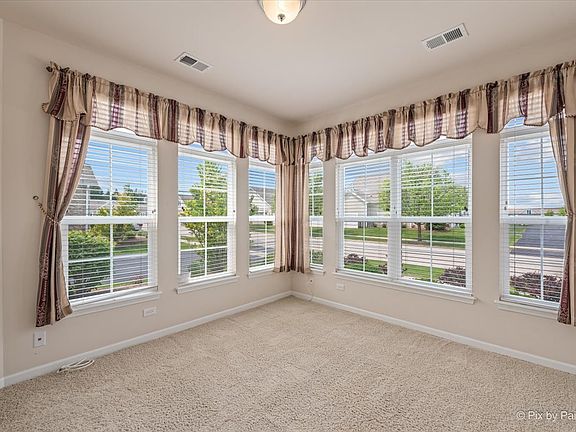 4th image of 614 Handel Ln