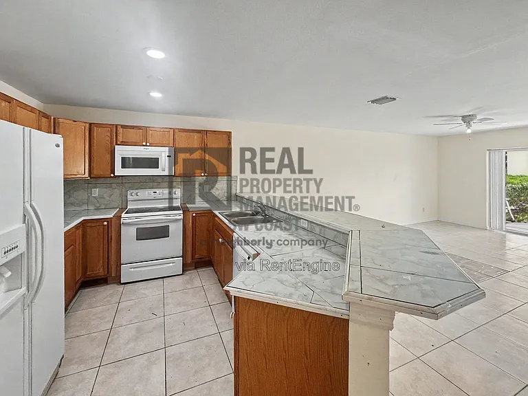 772 Holmes Ave — Photo 9