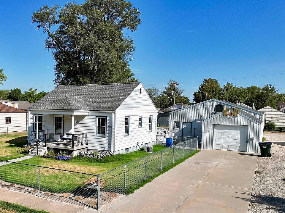 1st image of 112 E 5th St