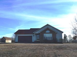 692 Pair Rd, Martin, TN 38237