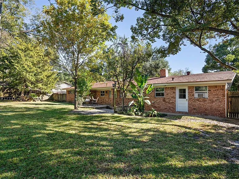 9214 Bronco Dr — Photo 27