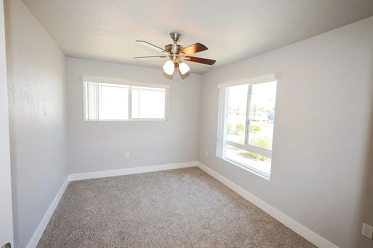 Teal Apartments — Photo 2