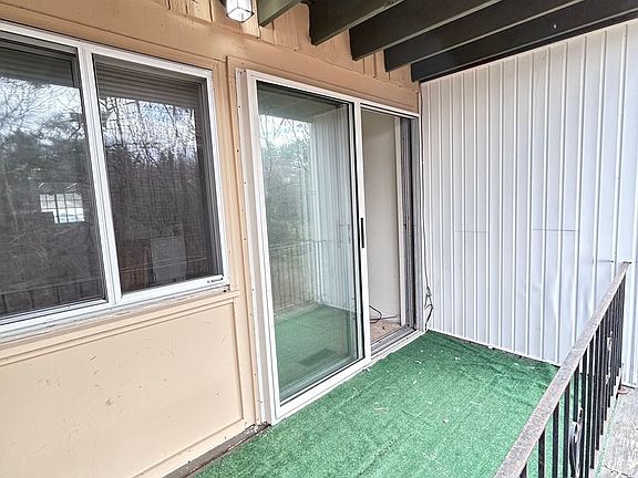 3rd image of 35 Townhouse Rd #Townhouse R-22