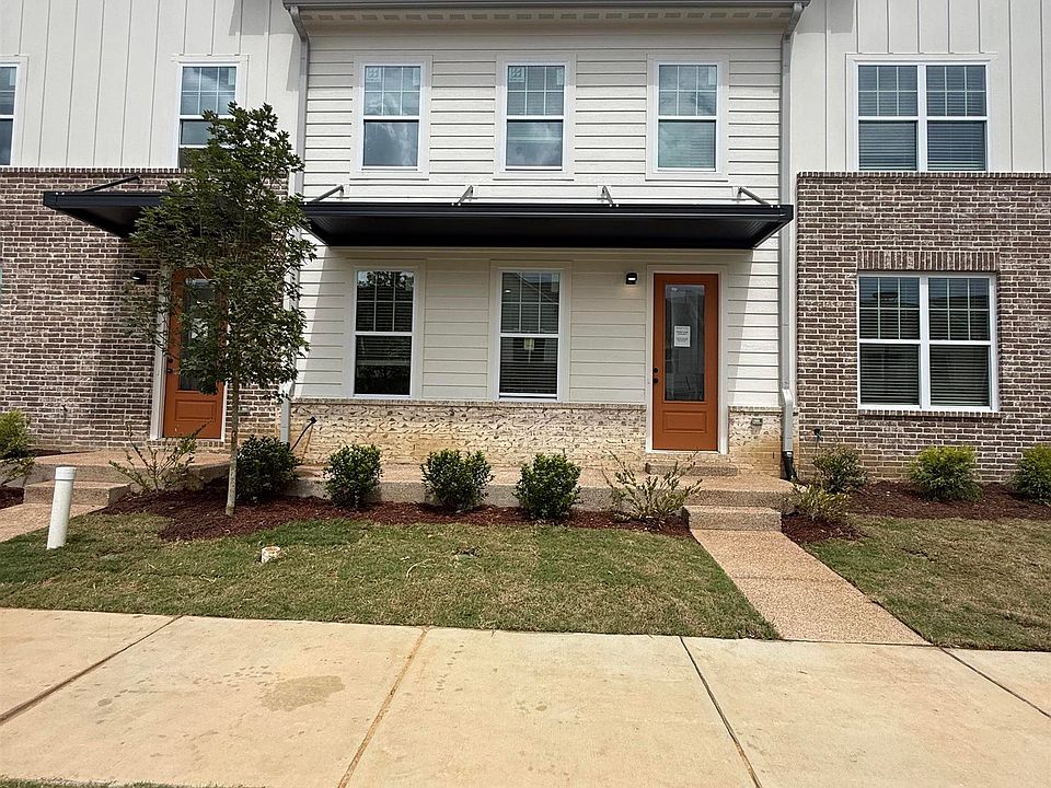 2nd image of 3051 Portage Dr
