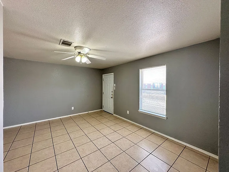 1704 Spring Rose Cir — Photo 44