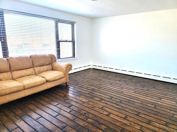 3rd image of 15 W Quincy St #2