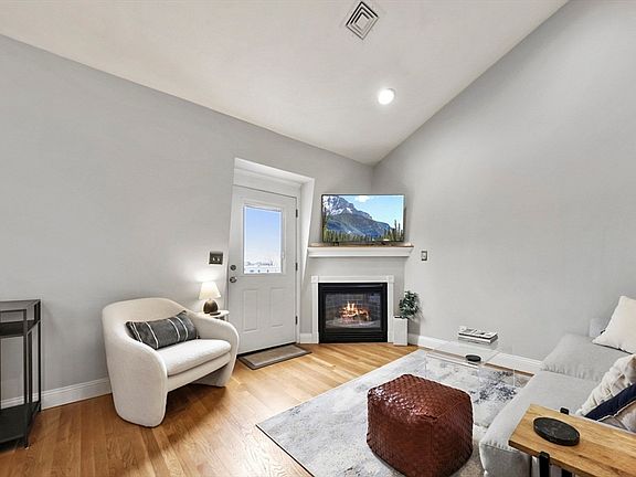 4th image of 160 I St #3