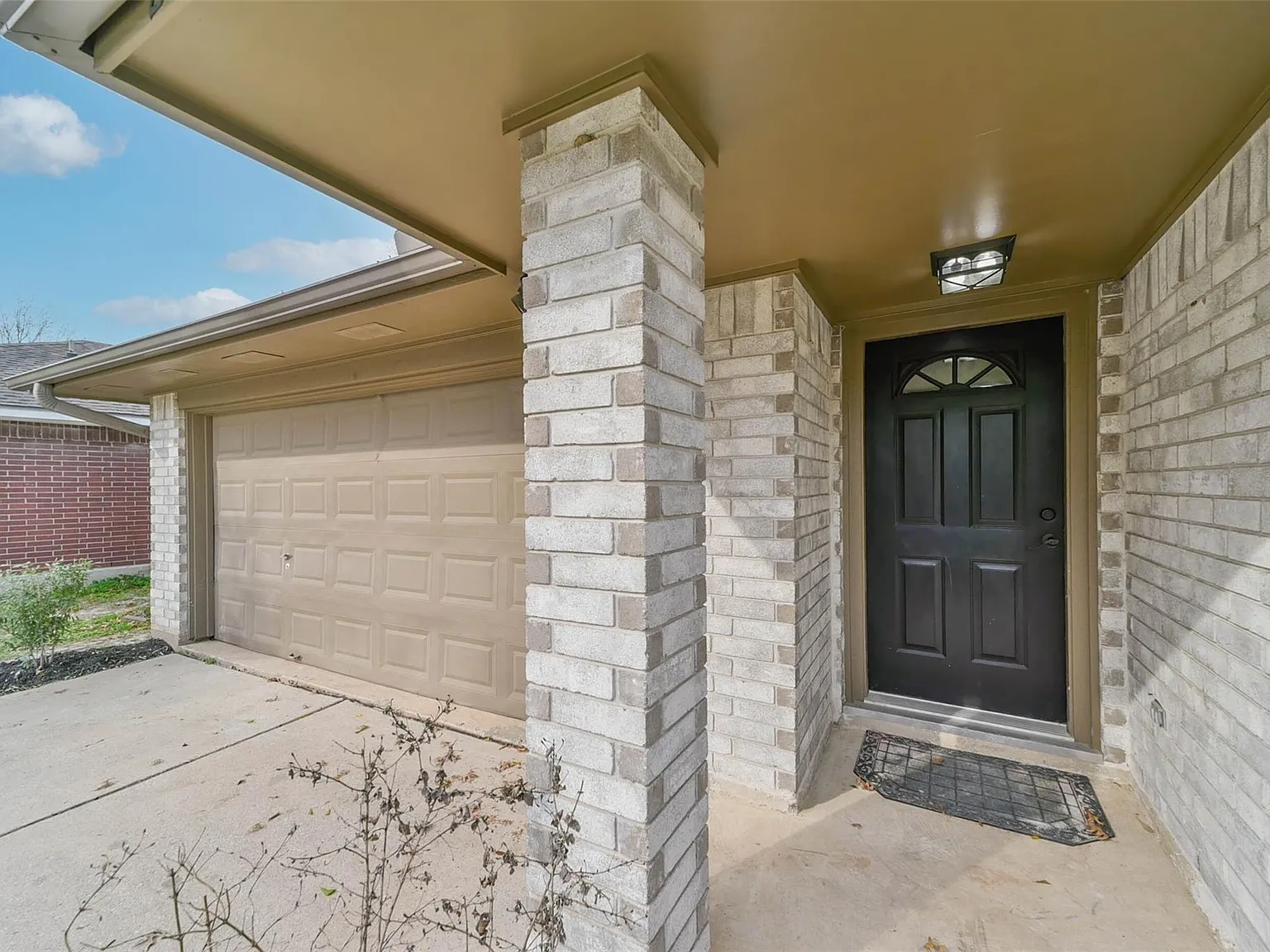 3 bed, 2.0 bath, 1531 sqft, $2,000 — Photo 2