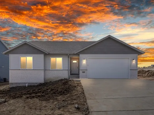 437 Galileo Dr, Riverside, IA 52327