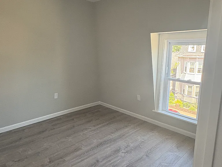 46 Linden St #3 — Photo 28
