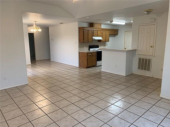 2nd image of 15533 Palmira Ave