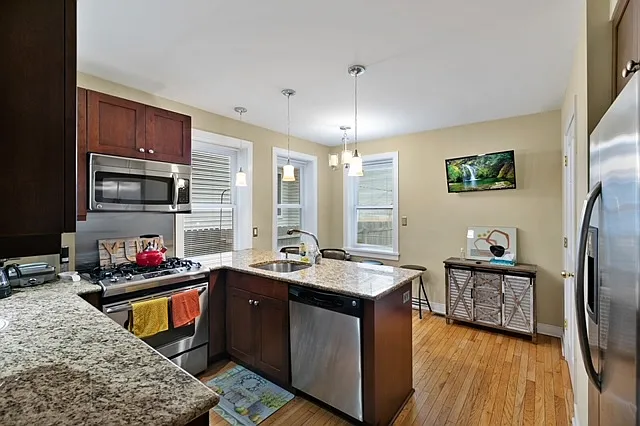 109 Centre St — Photo 19