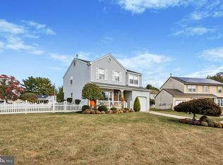 2 Cameron Ct, Laurel Springs, NJ 08021