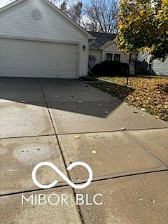 2nd image of 5643 Woodland Way