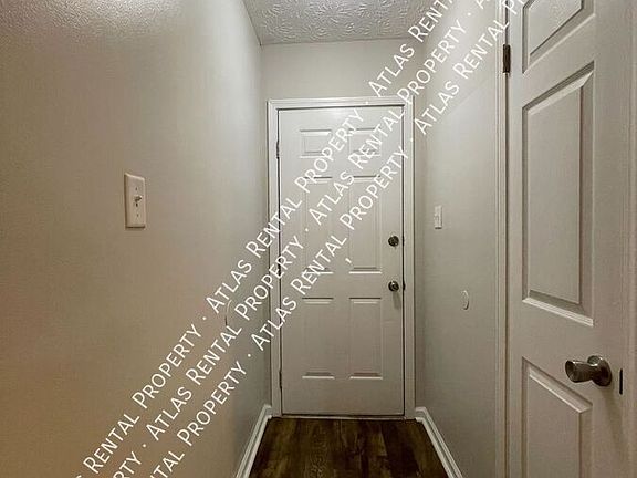 4th image of 121 Cedar Ct