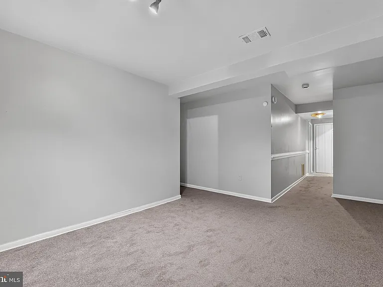 5607 Vantage Point Rd — Photo 37