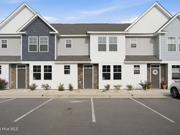 221 Sandy Cove Lane, Sneads Ferry, NC 28460