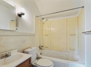 118 16th St NE #C, Cedar Rapids, IA 52402