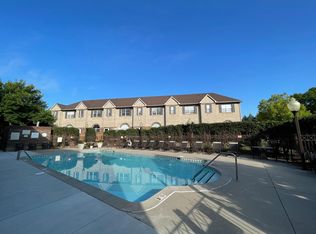 6532 Regency Ln, Eden Prairie, MN 55344