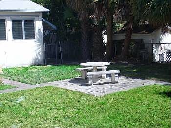 2nd image of 209 N Lake Dr