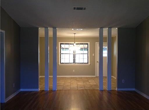 3rd image of 321 Jamaica Dr