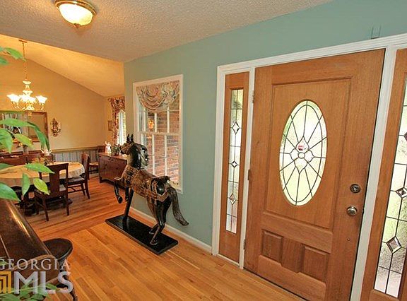2nd image of 1409 Mohawk Dr