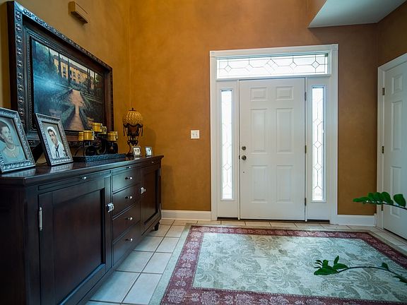 2nd image of 2035 Pheasant Creek Dr