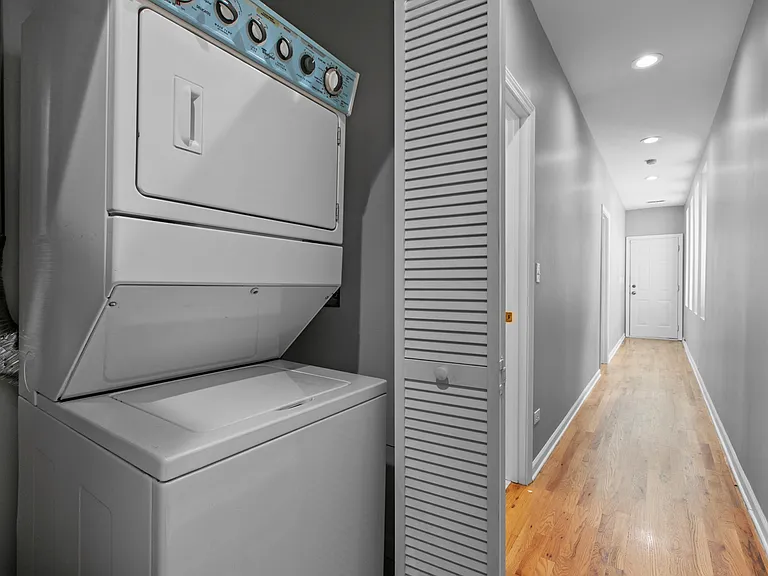 2249 W Monroe St #4 — Photo 12