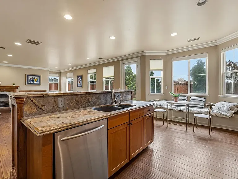 4760 Sea Crest Dr — Photo 28