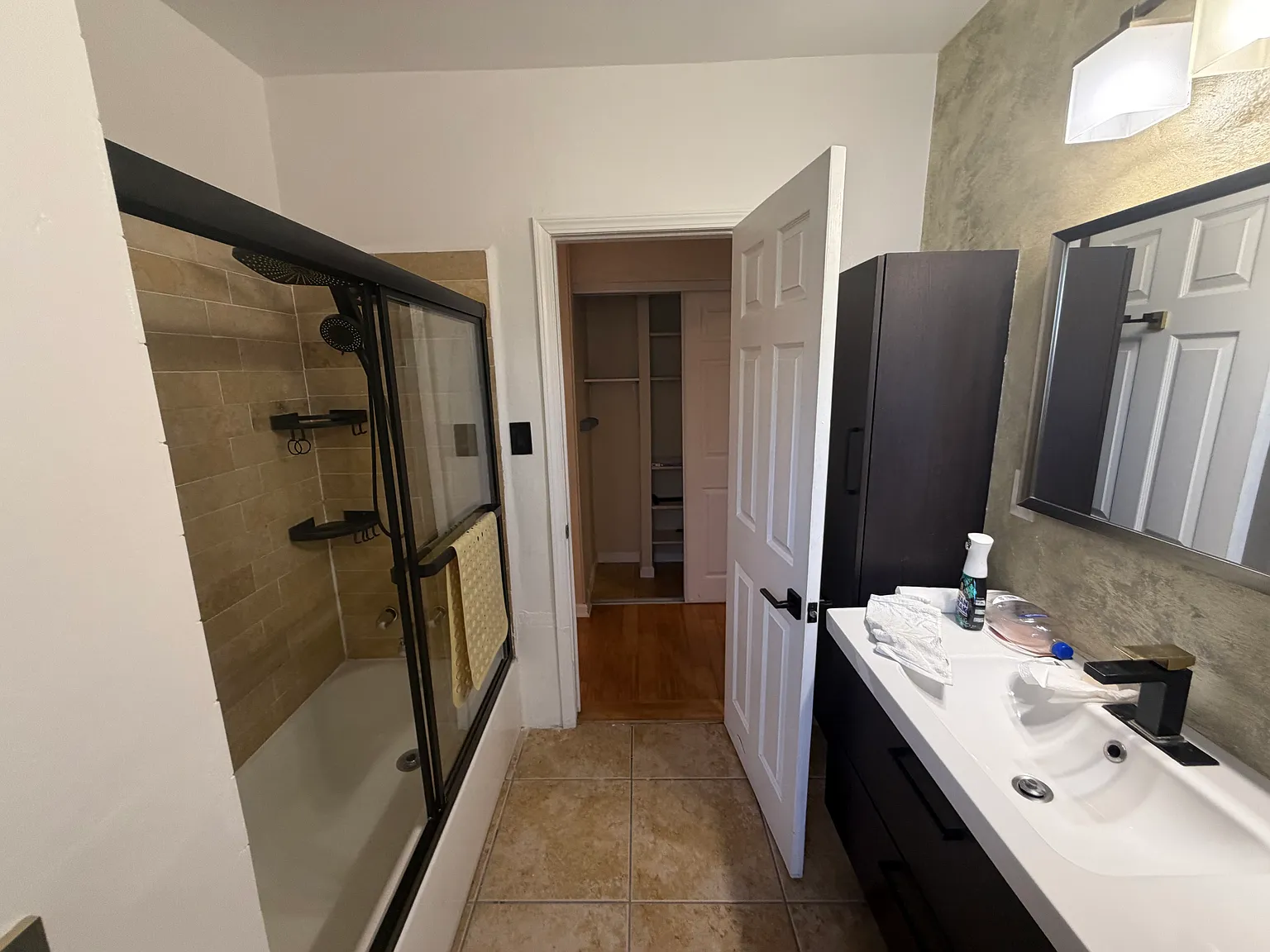 2 bed, 1101 sqft, $3,995 — Photo 4